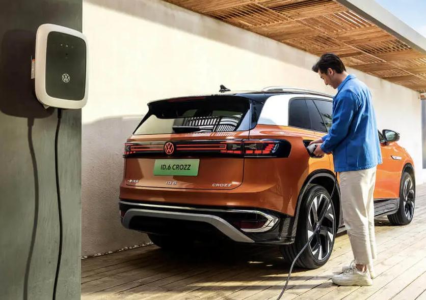 30万买电动车还是燃油车,30万以上电动车销量排名