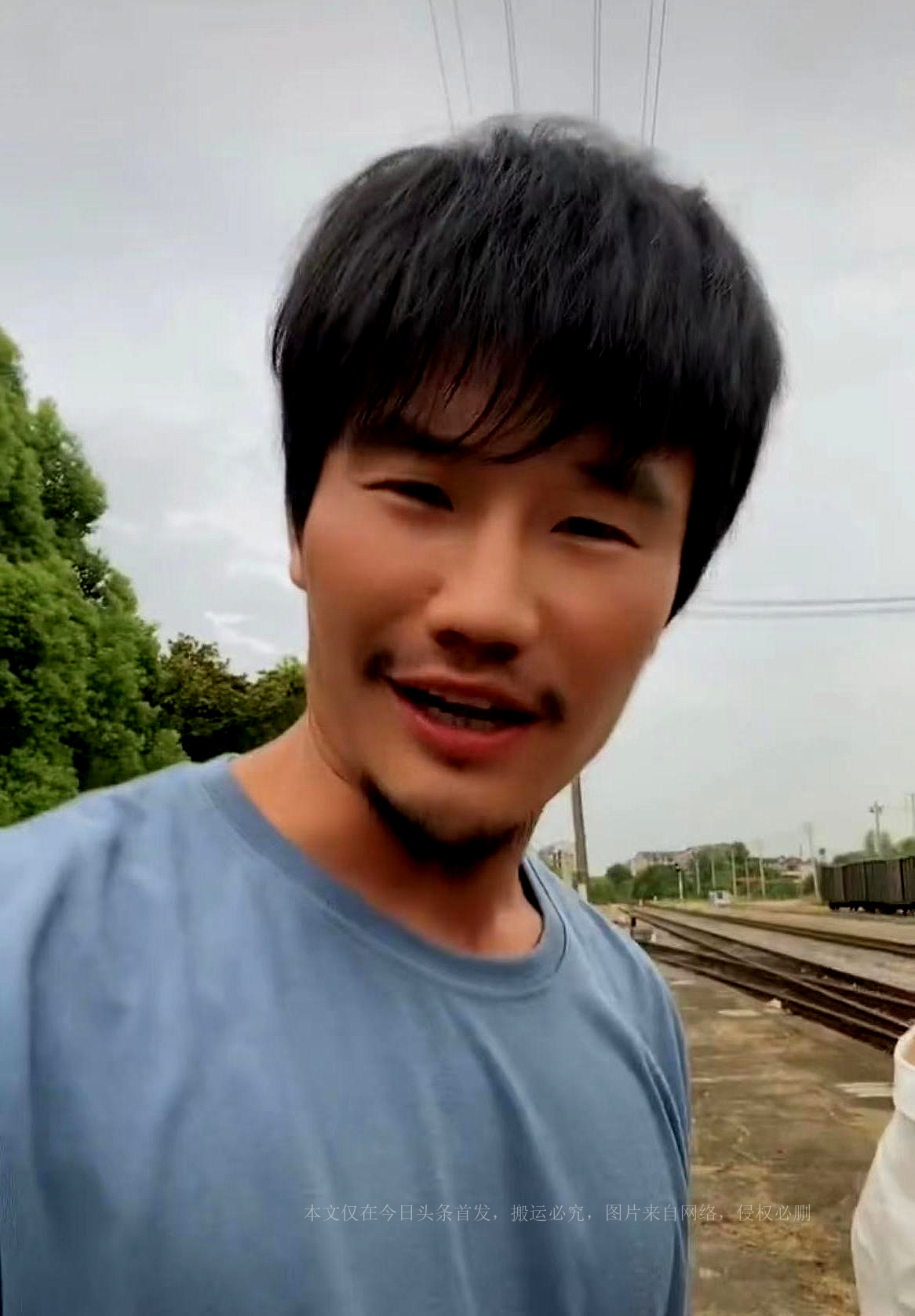 网传嘎子抑郁症跳楼轻生，被妻子拦下，本人亲自回应生活近况