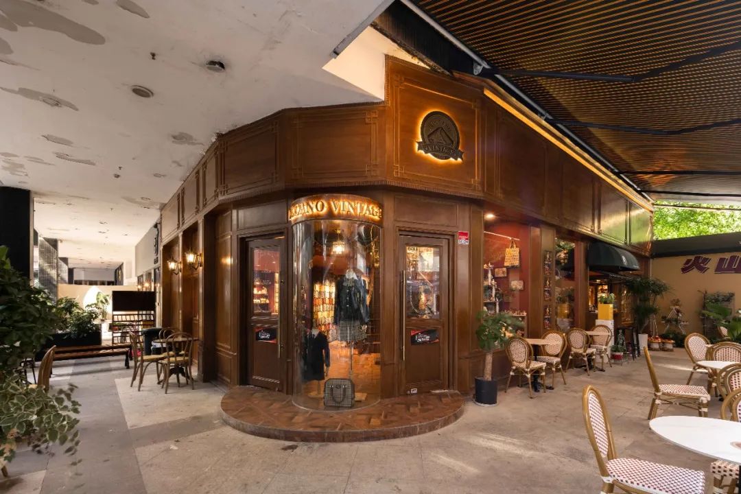 设计灵感丨高温+疫情，这18家“倒霉”的成都新店有什么看头？