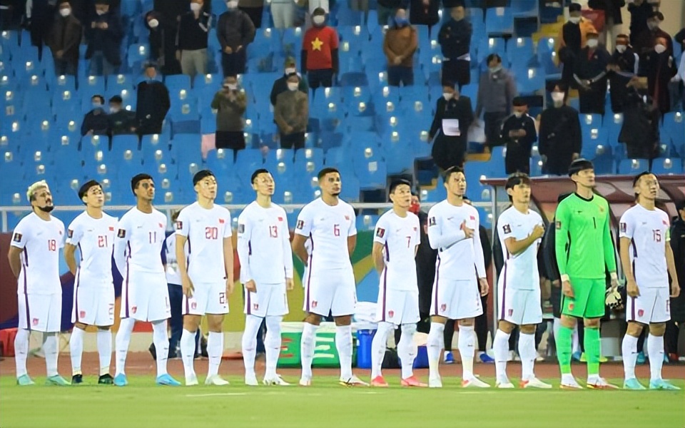 王健林和赵本山谁先进入足球,赵本山和王健林同时退出足球的吗