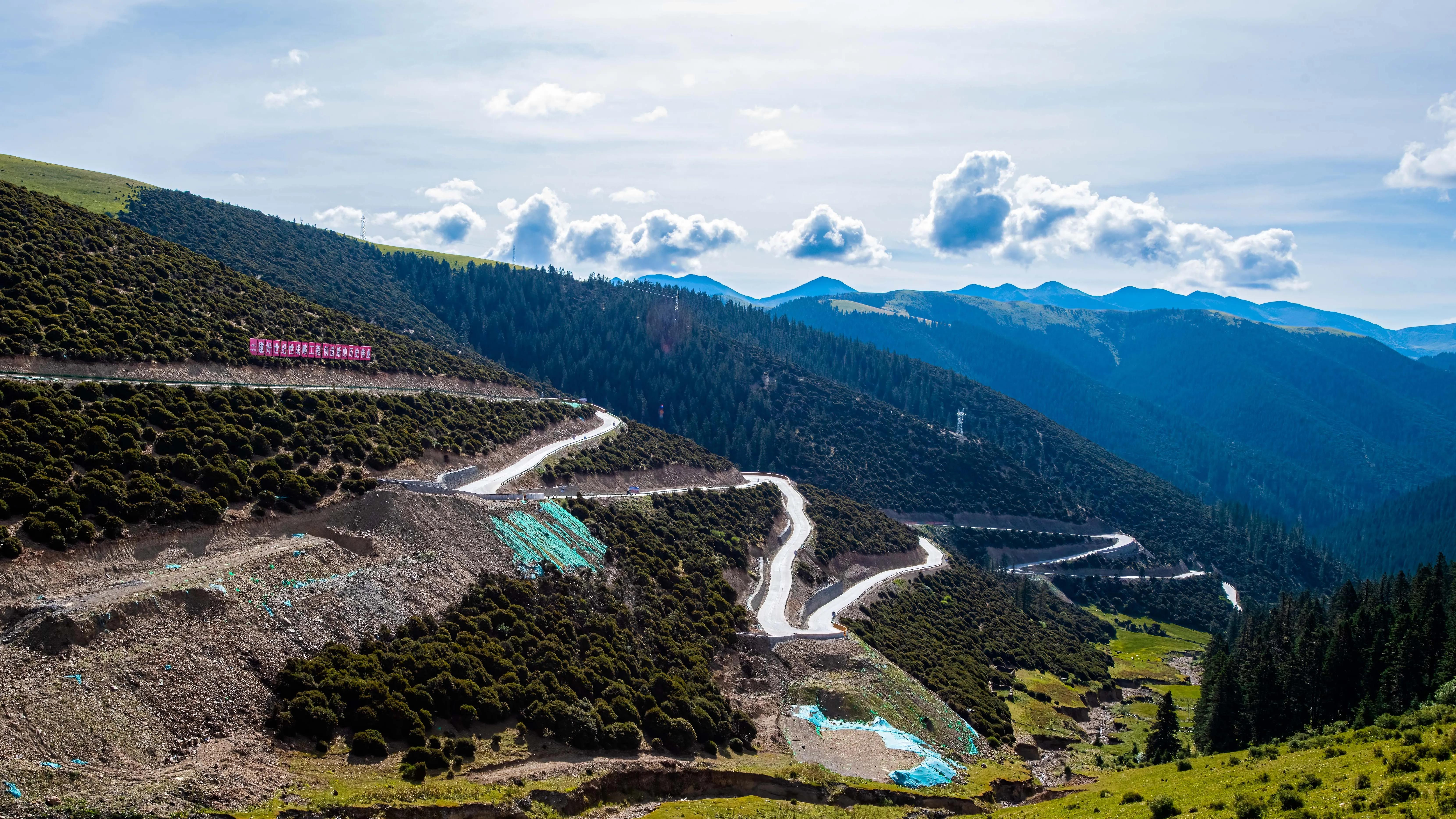 甘孜州最美风景在路上,金秋的甘孜州