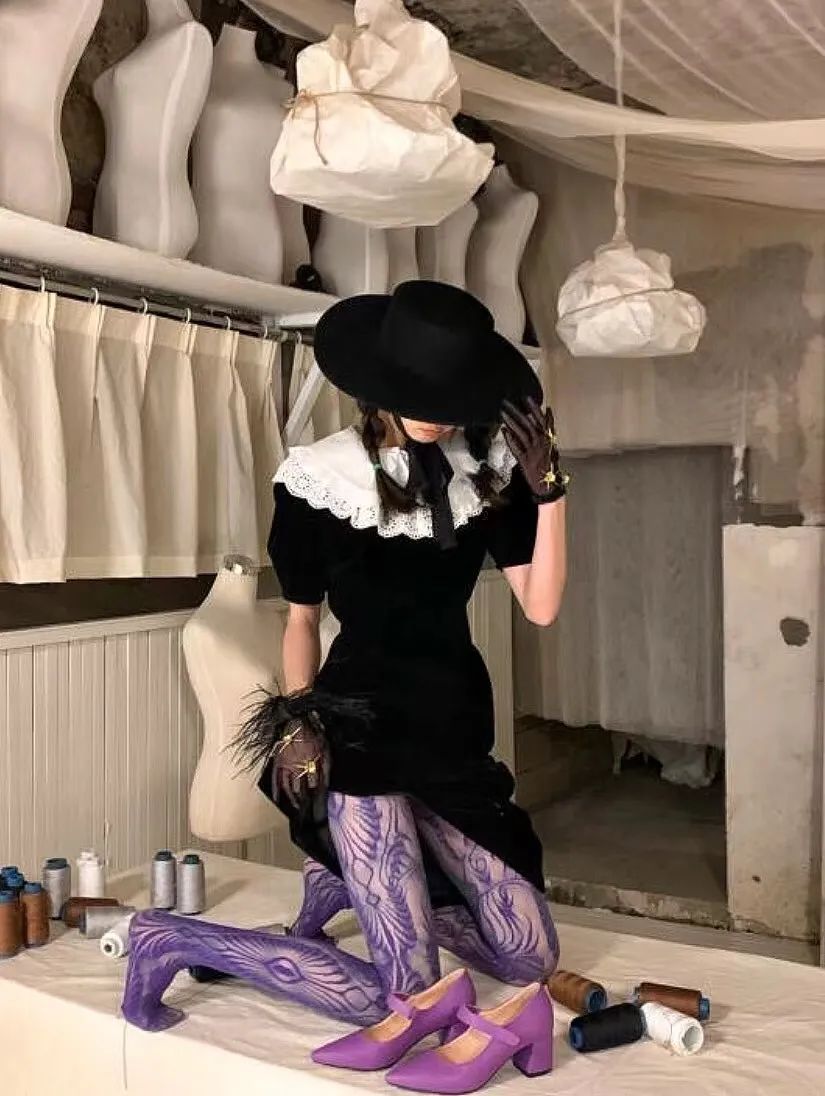 紫色穿了显老气吗,紫色怎么穿有小众感