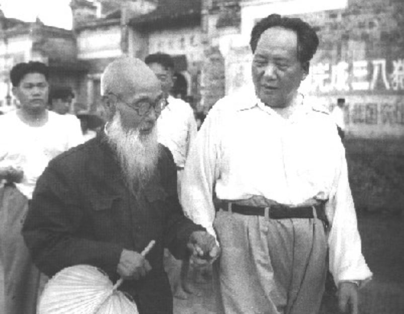 1964年，一妇女主动接近主席遭警卫阻拦，周总理连忙制止