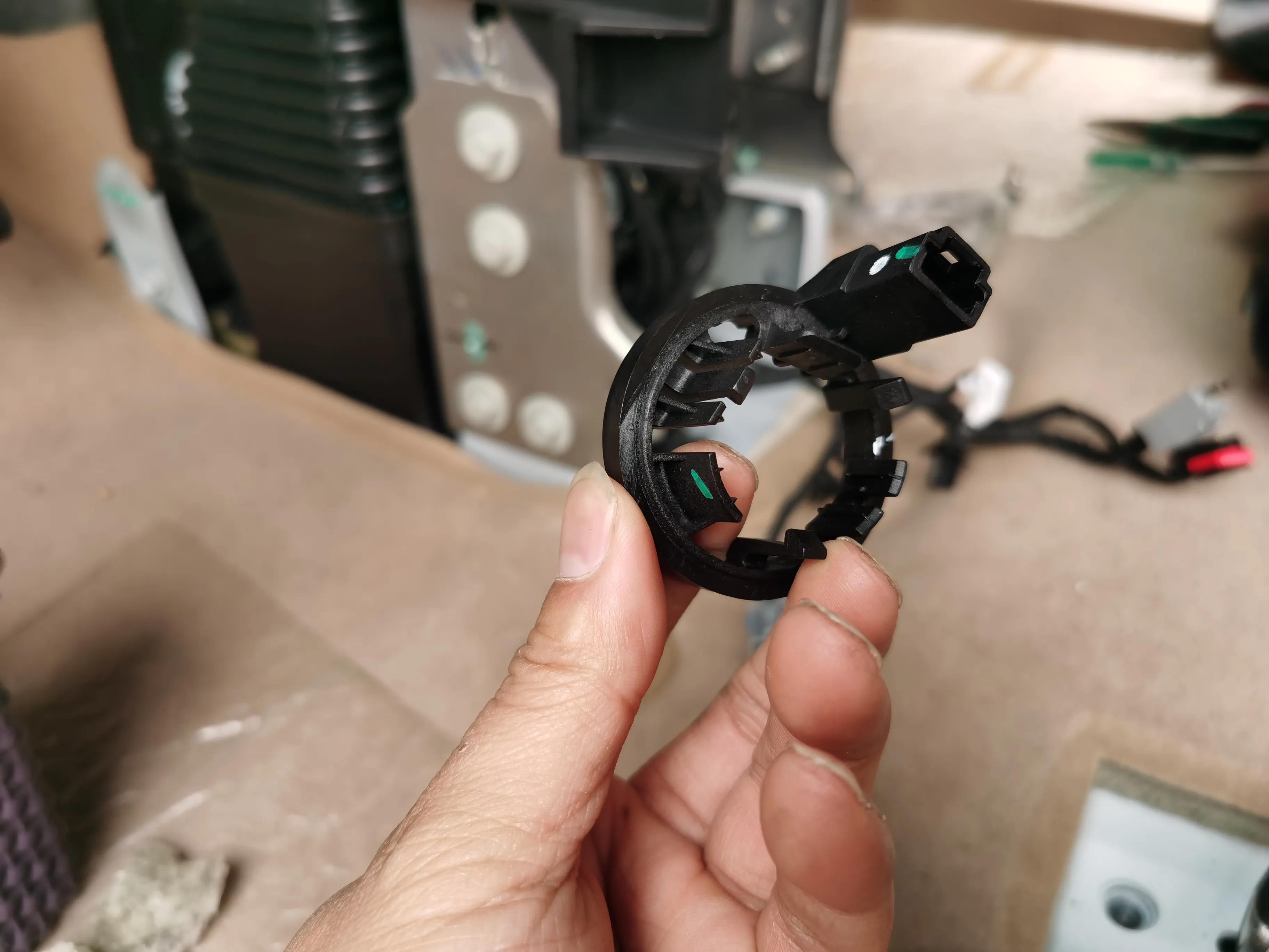 别克gl8扶手箱220v电源怎么接,别克gl8安装原车扶手箱