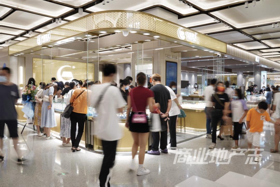 为了提升观察海口万象城的本地化视角,我在海口住了一整周