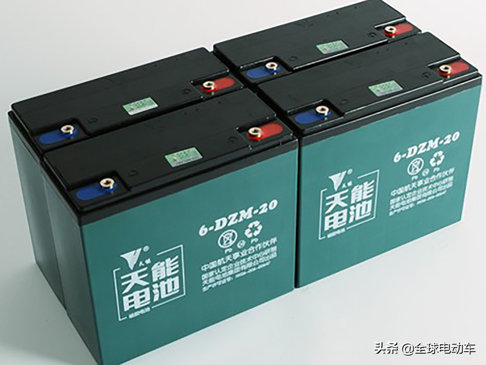 怎么判断电动车电瓶原装还是翻新,怎样区分电动车电瓶原装还是翻新