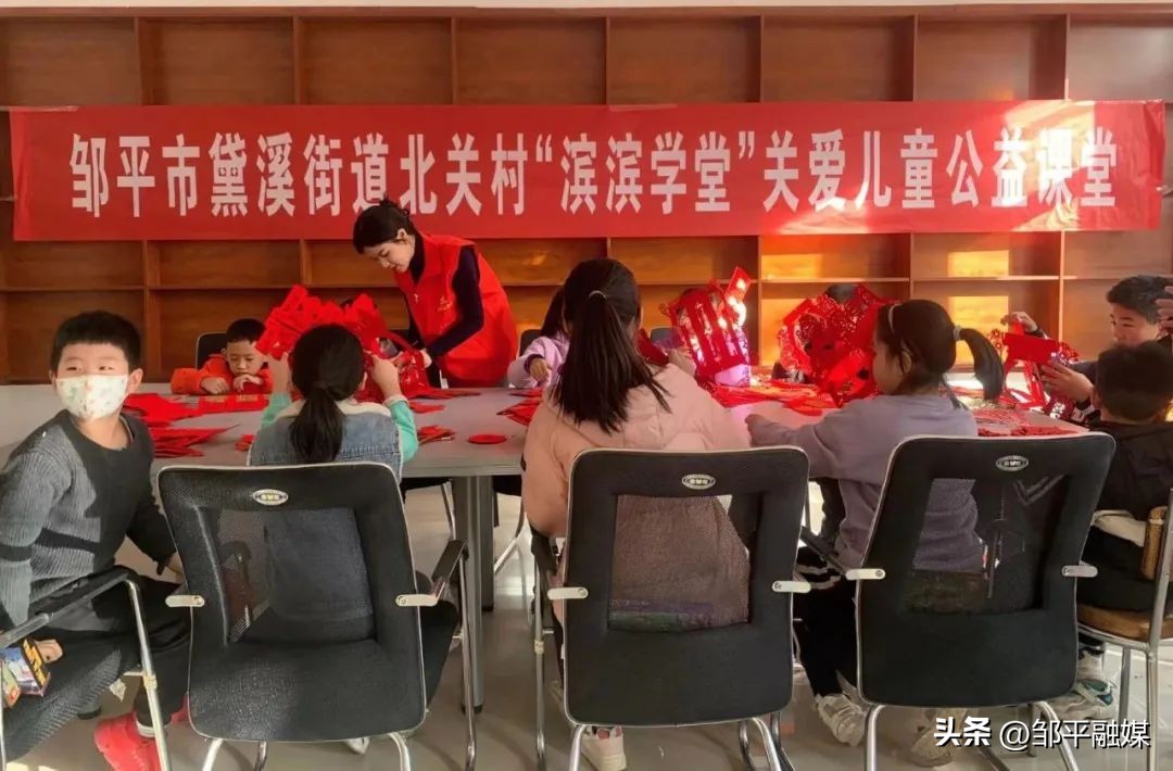 巧制花灯过元宵节活动感受怎么写,巧做灯笼迎新春手工花灯四年级