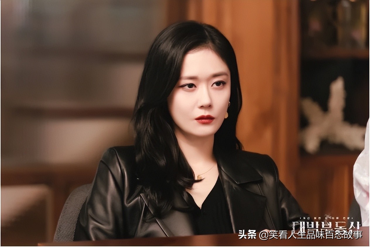 童年女神张娜拉晒猫照依旧童颜,38岁张娜拉罕见晒素颜照