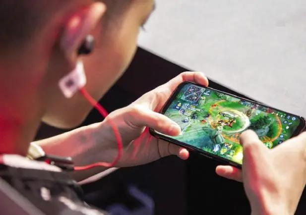 新型啃老孩子不以为然,新型啃老族带孩子啃老