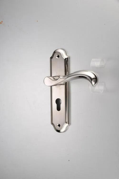 怎么防止卫生间木门受潮变形,卫生间装实木门怎么处理