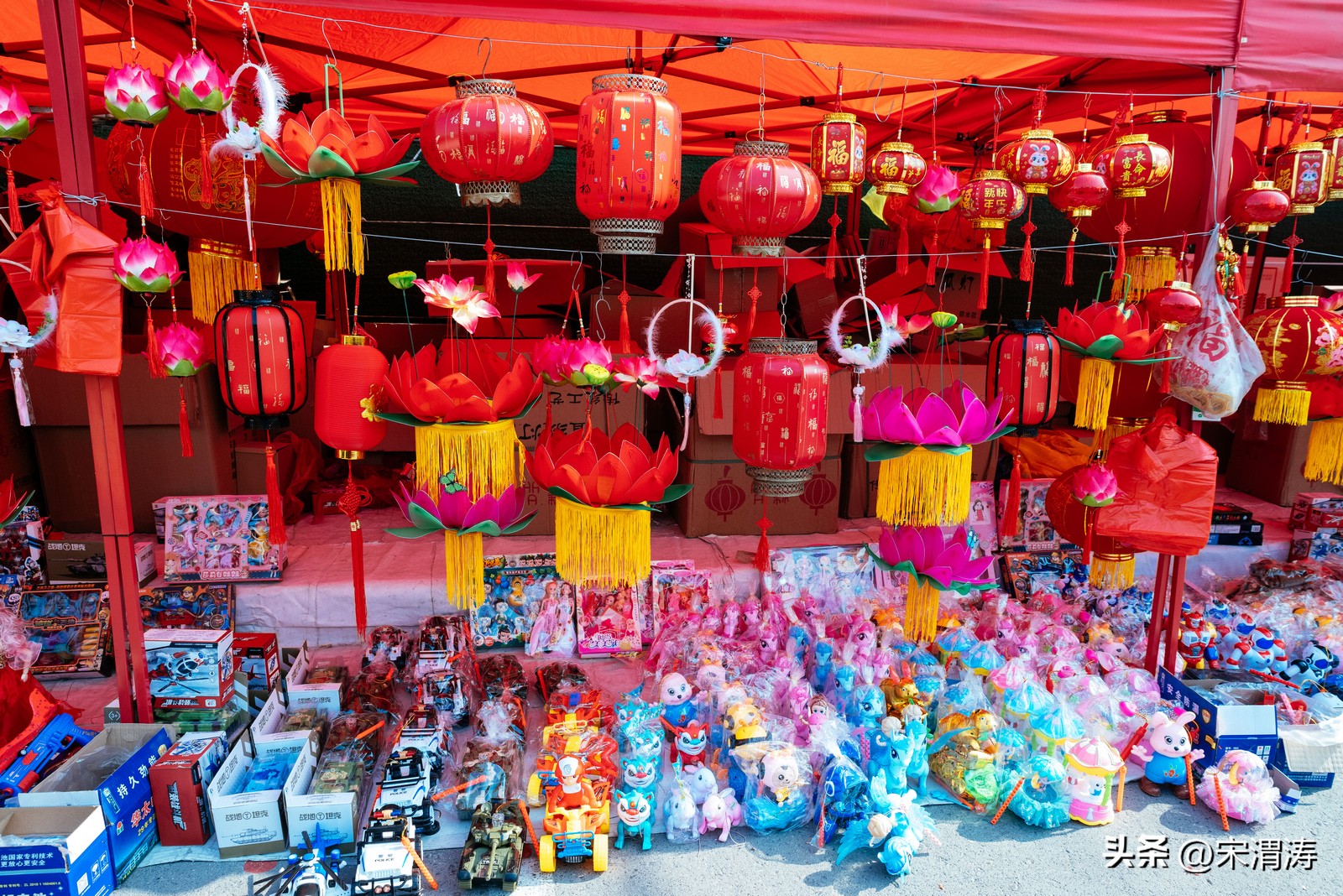 陕西渭南：红红火火络绎不绝的西三路灯笼市场图纪