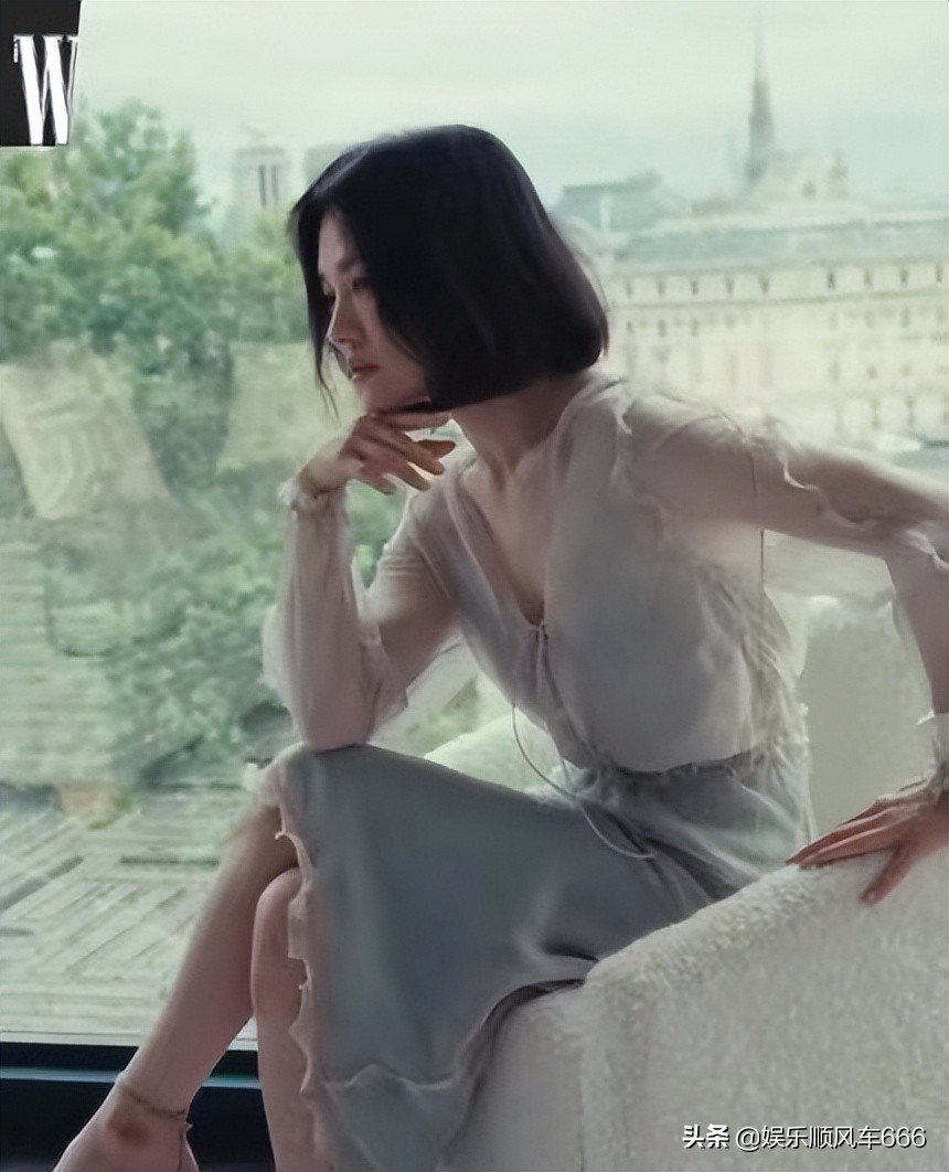 宋慧乔时装周造型梦回步步高,宋慧乔秀场气质出众