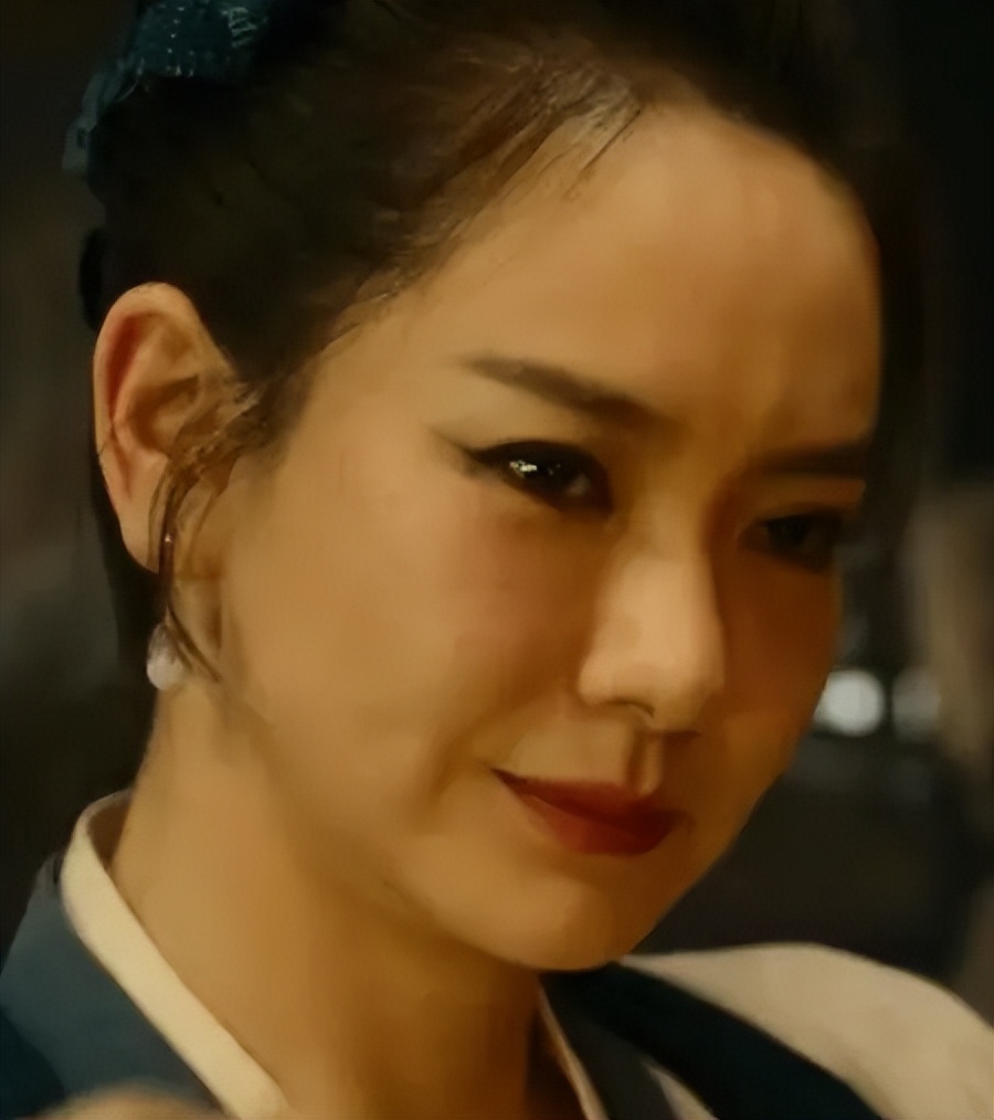 颧骨高的女人为什么瘦下来显老,颧骨高苹果肌凹陷的女人