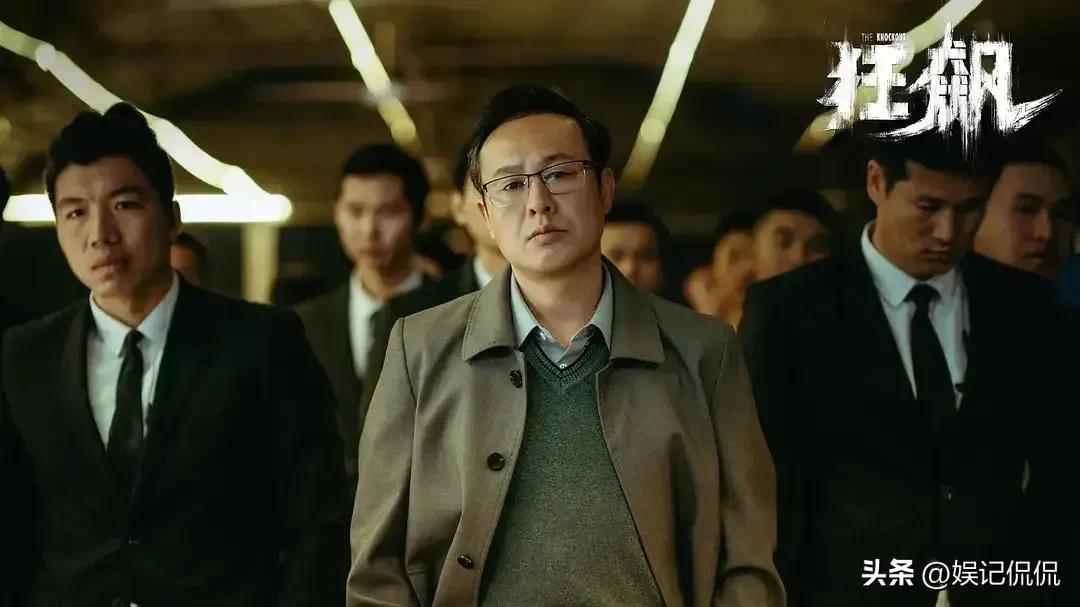 “嘎子哥”摊上事了！卖8999元手机遭官媒点名，自爆北京有4套房