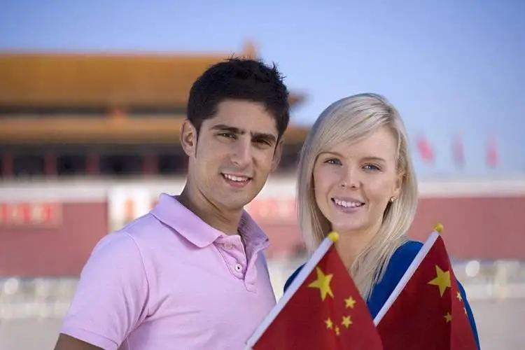 新加坡街头,新加坡街头一群中国人