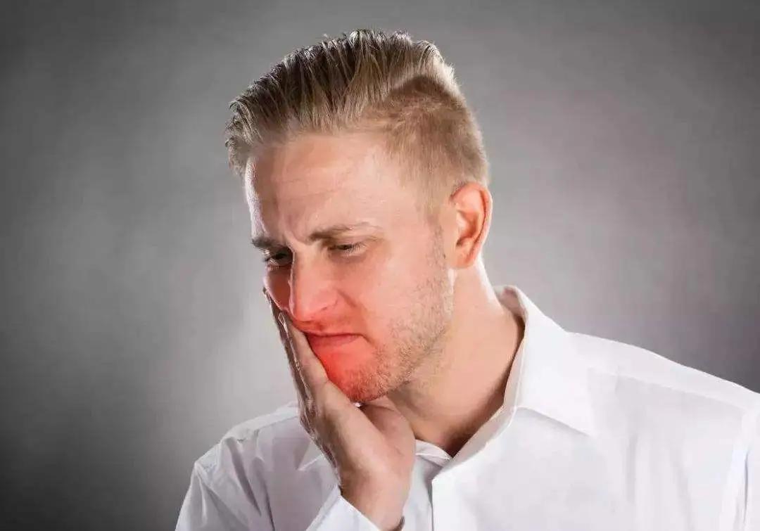 口腔溃疡买维生素b2还是维生素c,有一种痛叫口腔溃疡的说说