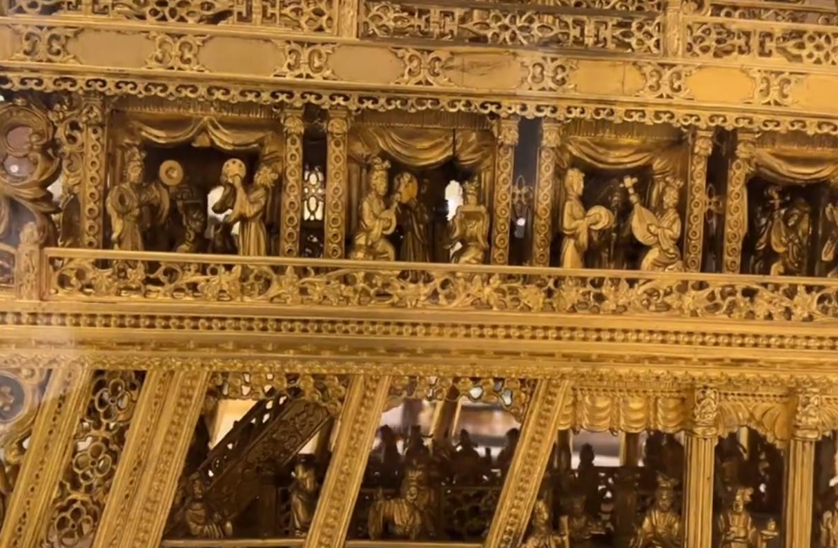 赌王多壕？1个摆件就是何超莲1场婚礼，大厅如同博物馆，龙椅亮了