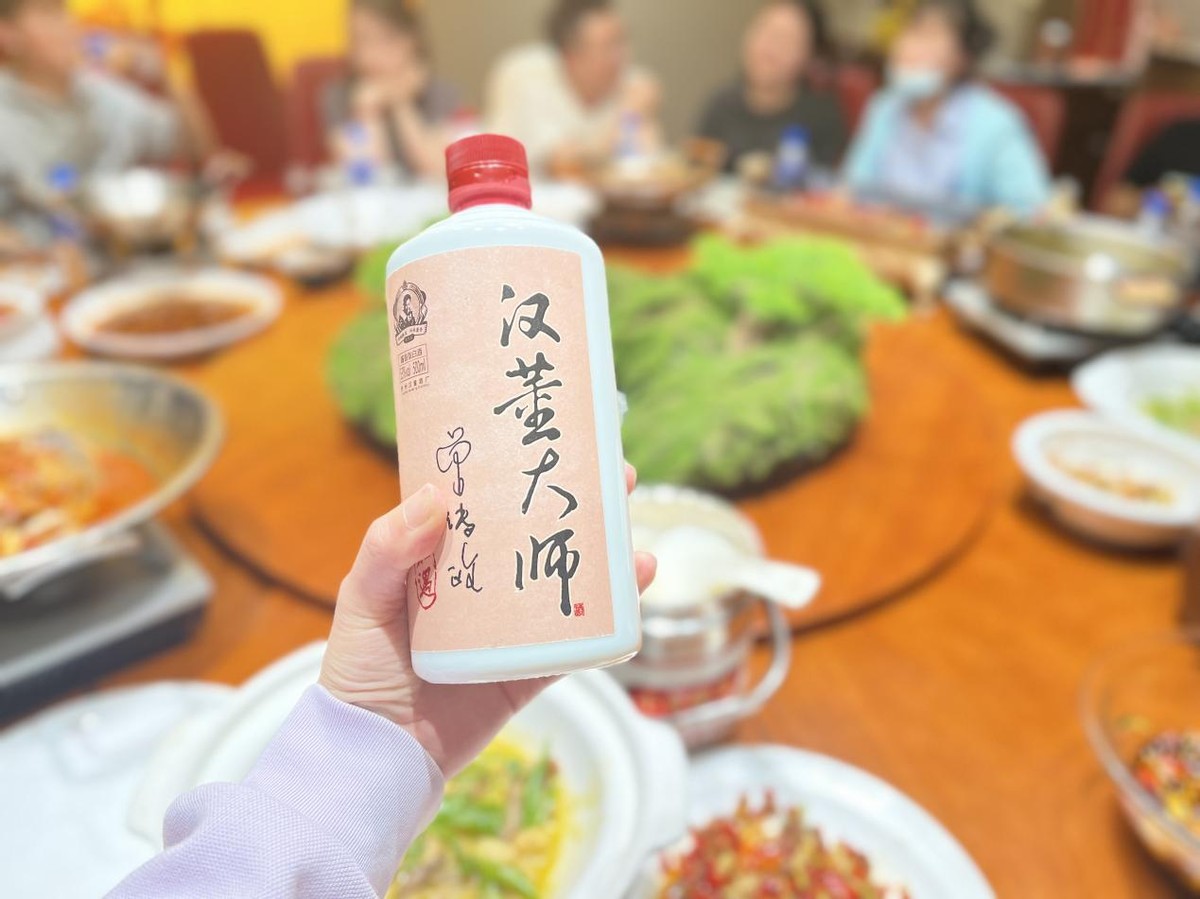 国外茅台价格为什么便宜,茅台在国外为什么卖这么便宜