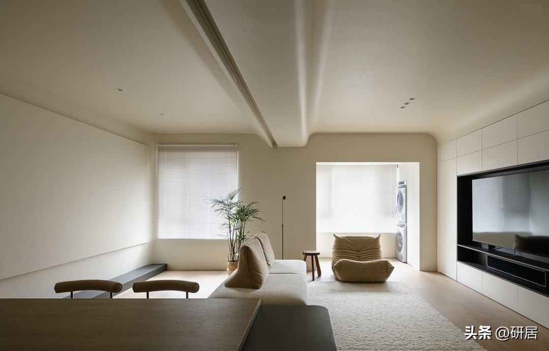 她舍弃一间房，入住发现真是太爽了，全屋简洁温馨，生活快乐美好