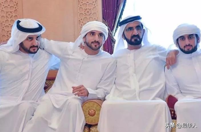 迪拜养狮子的土豪是谁,迪拜土豪养的老虎和狮子谁厉害