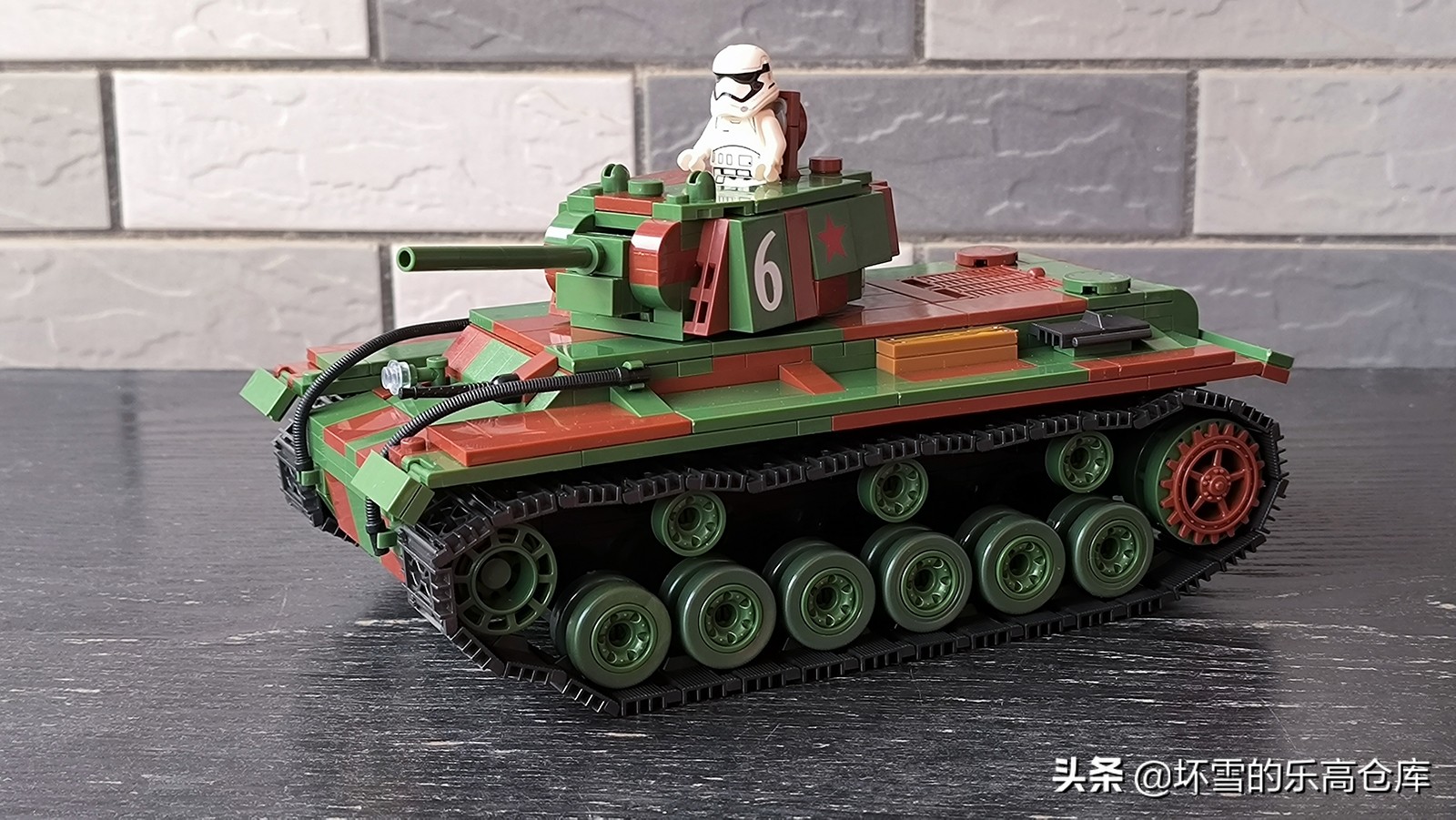 kv-2重型坦克木质拼装,kv1坦克到kv6坦克的进化史