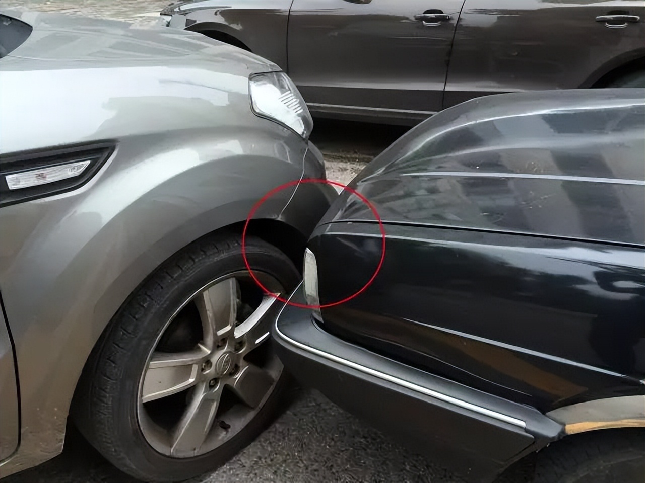 出了交通事故必须要拍六张照片吗,发生交通事故需要拍哪几张照片