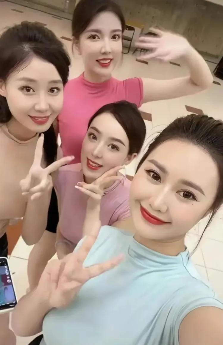 椰树广告画面给你什么感觉,椰树代表性广告