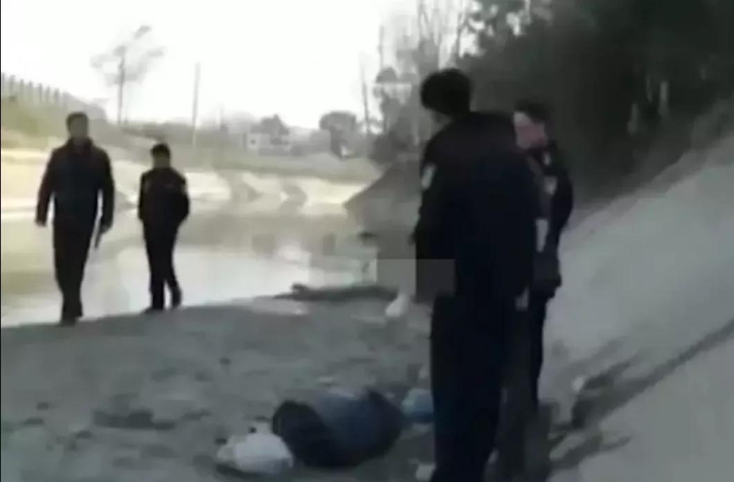 “死乞白赖”得不到爱情，哺乳期的她被“准丈夫”勒死斩成6截！