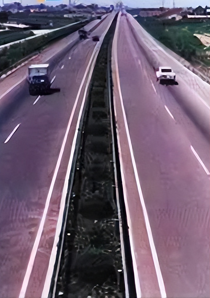 历史上的今天12月31日查询,历史上的今天10月31号