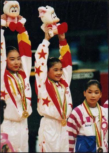 刘璇什么时候退役的 (体操冠军刘璇夺冠的艰难过程)