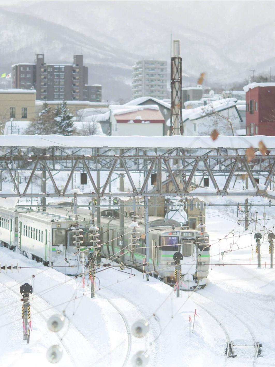 羽绒服怎么穿又好看又简单,羽绒服怎么穿才有高级感