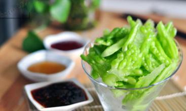 切苦瓜手法,酿苦瓜的苦瓜切法