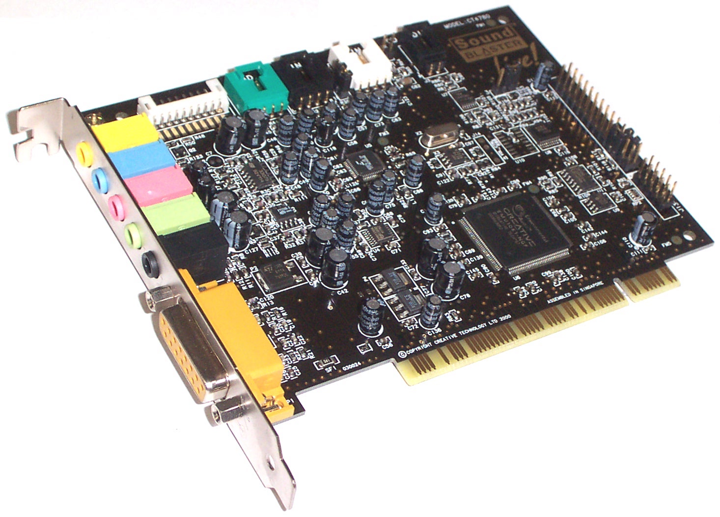 是特殊的缘分，才让“猪齐齐的好朋友”完成了这套7.1.4家庭影院