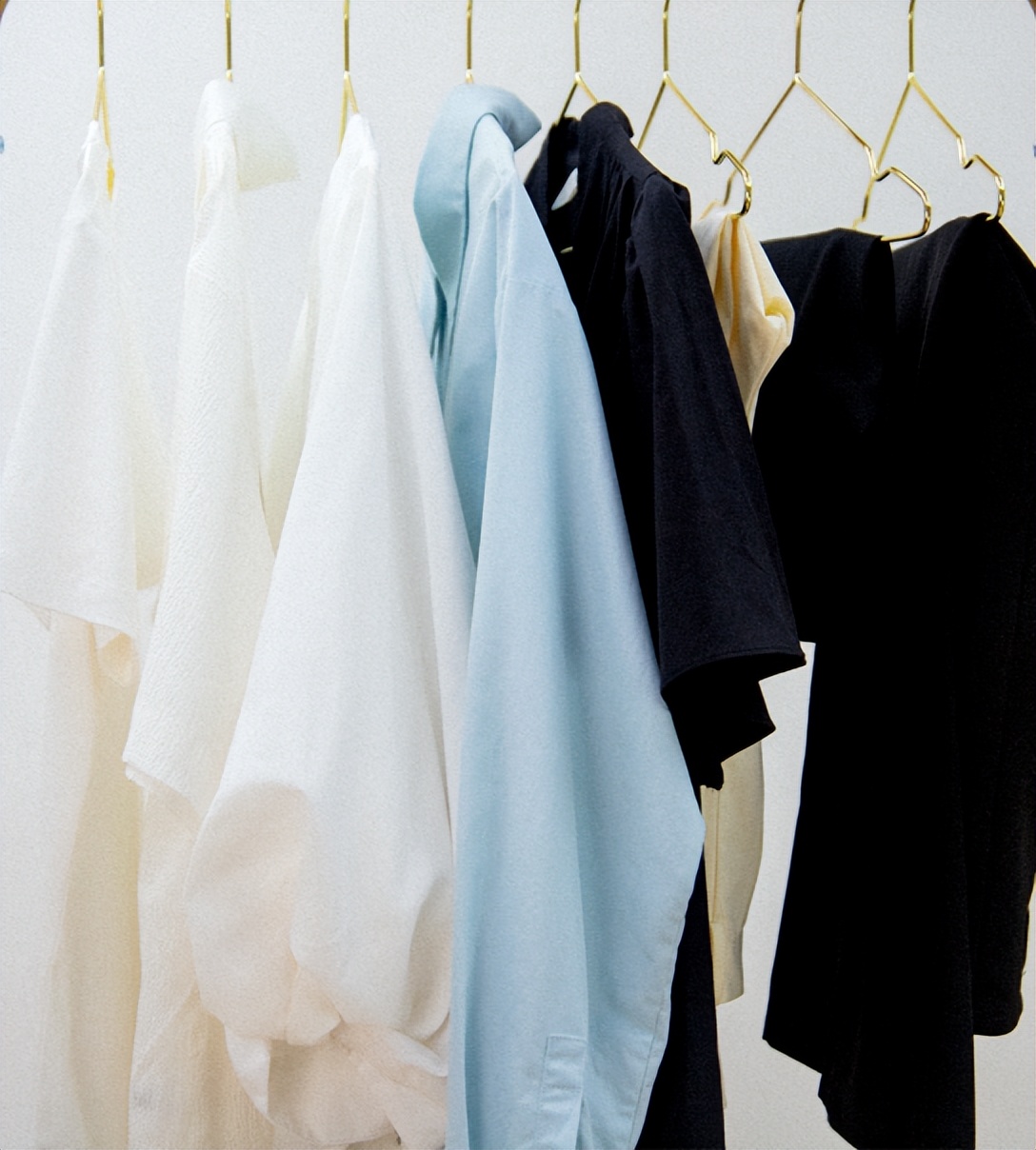 胶囊衣橱春季穿搭,夏日简单实用一衣多穿