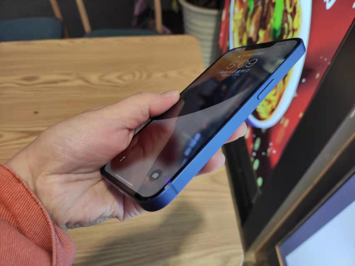 第一次用苹果iphone13值得入手吗,iphone13使用一年过后评测