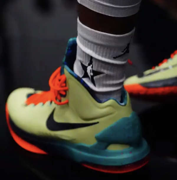 2022全明星战靴,2024年nba全明星名人赛上脚球鞋