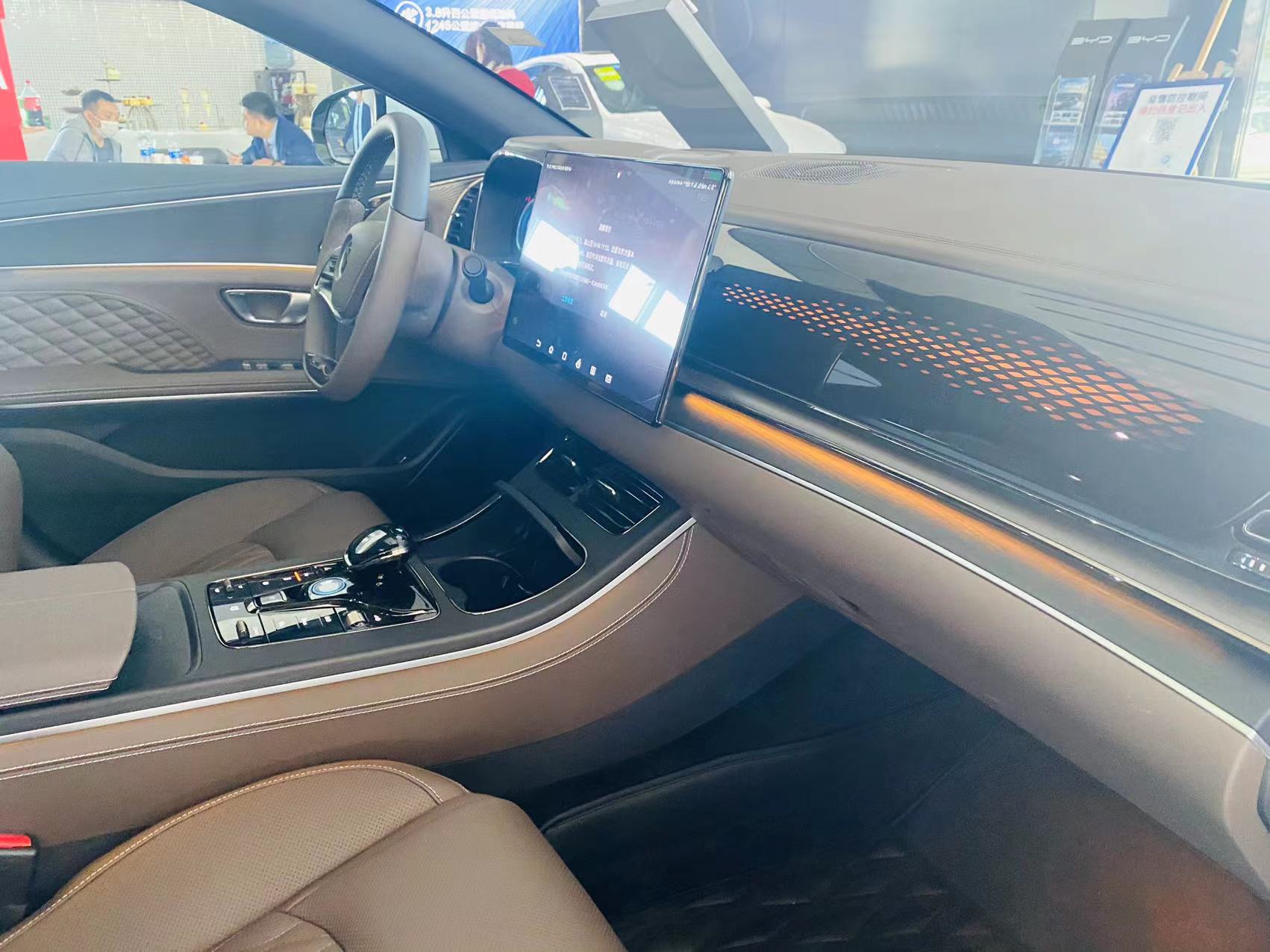 国庆买车探店,比亚迪国庆探店