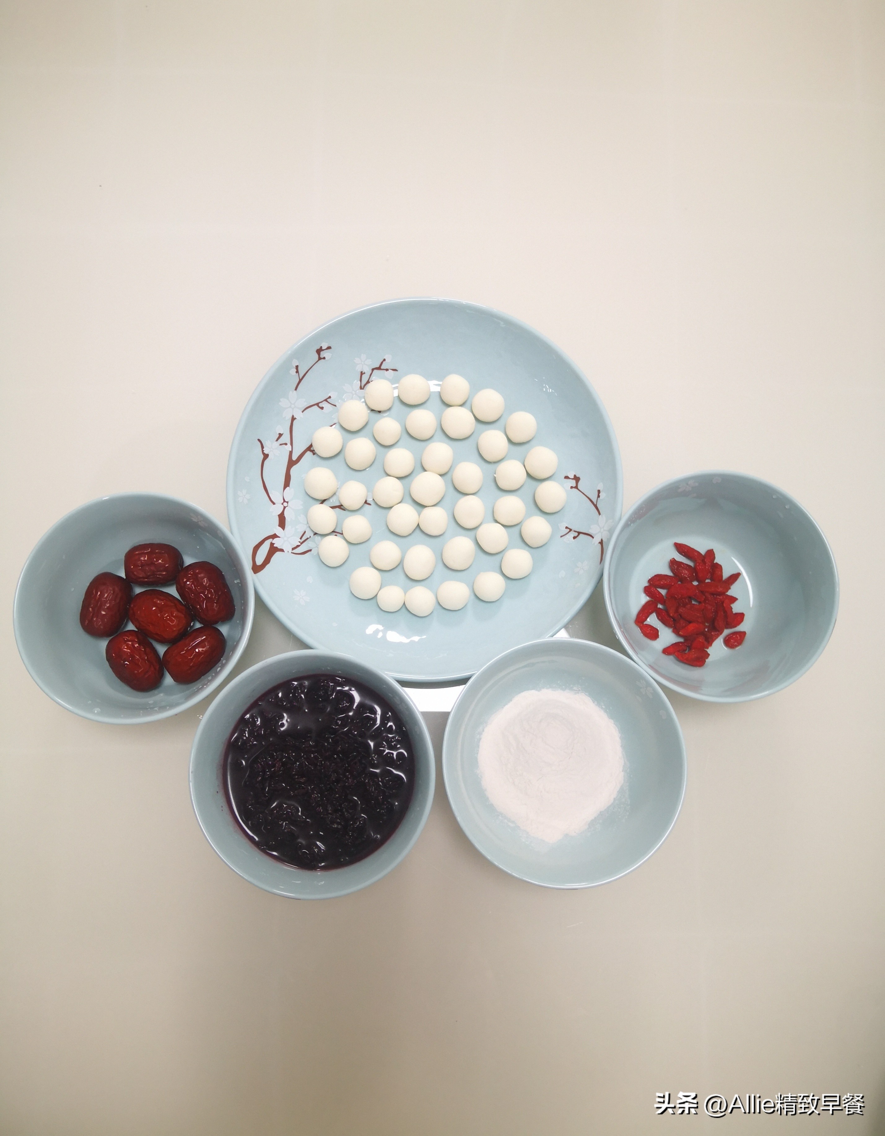 米酒糯米粉丸子做法,糯米小丸子米酒做法