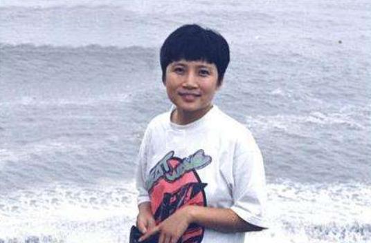 李娜出家跟韩红有关系吗,歌手李娜出家和韩红有关系吗