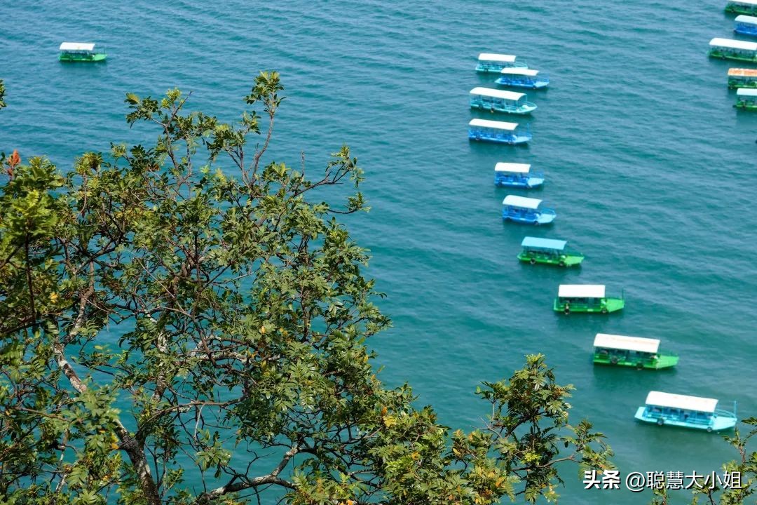 昆明旁边的小城，有山有湖好舒服