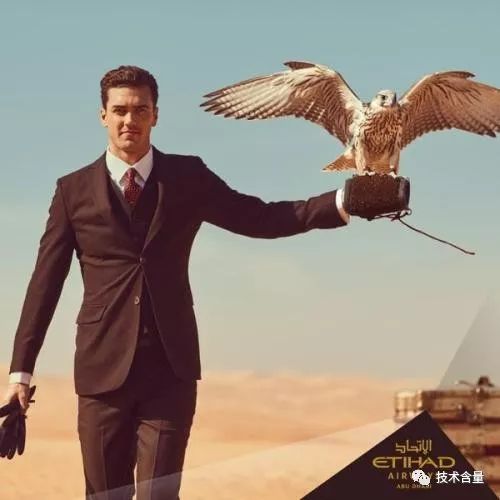 空姐制服每个年代的设计理念,中国国际航空空姐制服设计