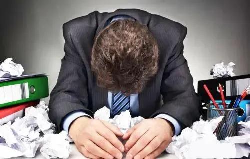 人一定靠自己不要啃老,人到中年根本不是为了自己而活