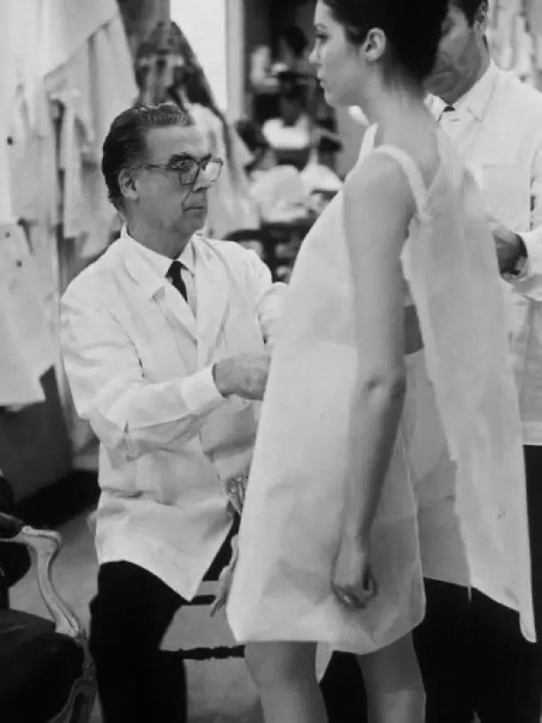 巴黎世家24年新款高定,巴黎世家潮牌品牌大全