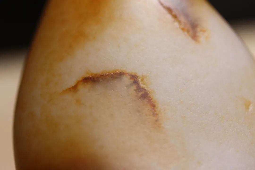 和田玉容易摔出裂纹吗,和田玉籽料有裂正常吗