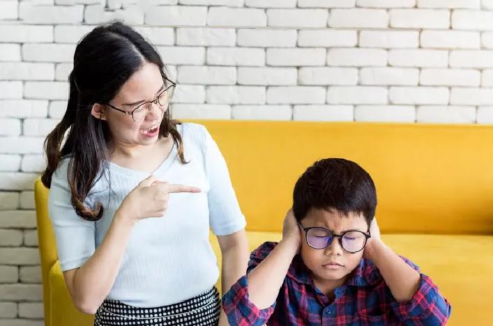 家长们毁掉了孩子,你有没有亲手毁孩子安全感