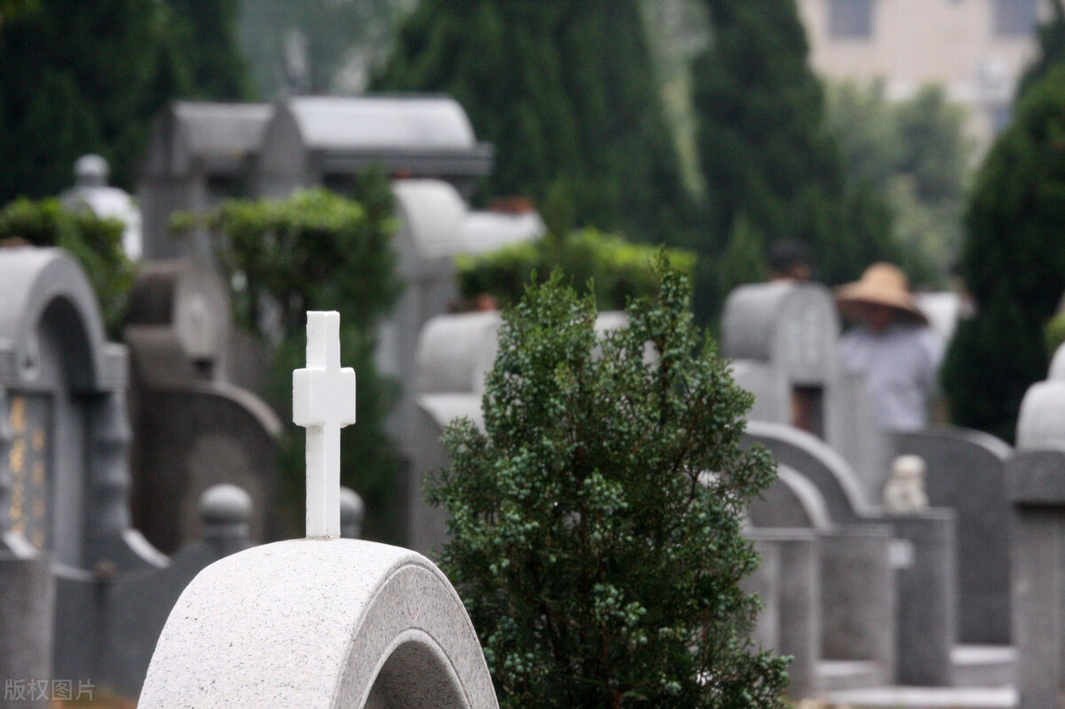 二十年公墓到期怎么处理,公墓使用20年后会怎么样