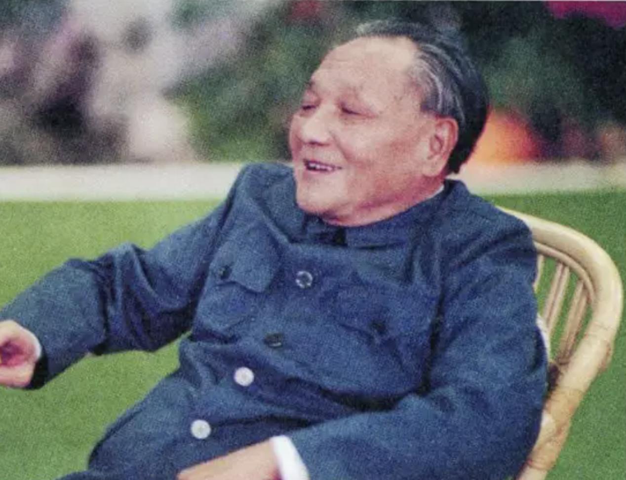 21年前苏联解体，全世界都等看中国笑话，*小平邓**是如何力挽狂澜的