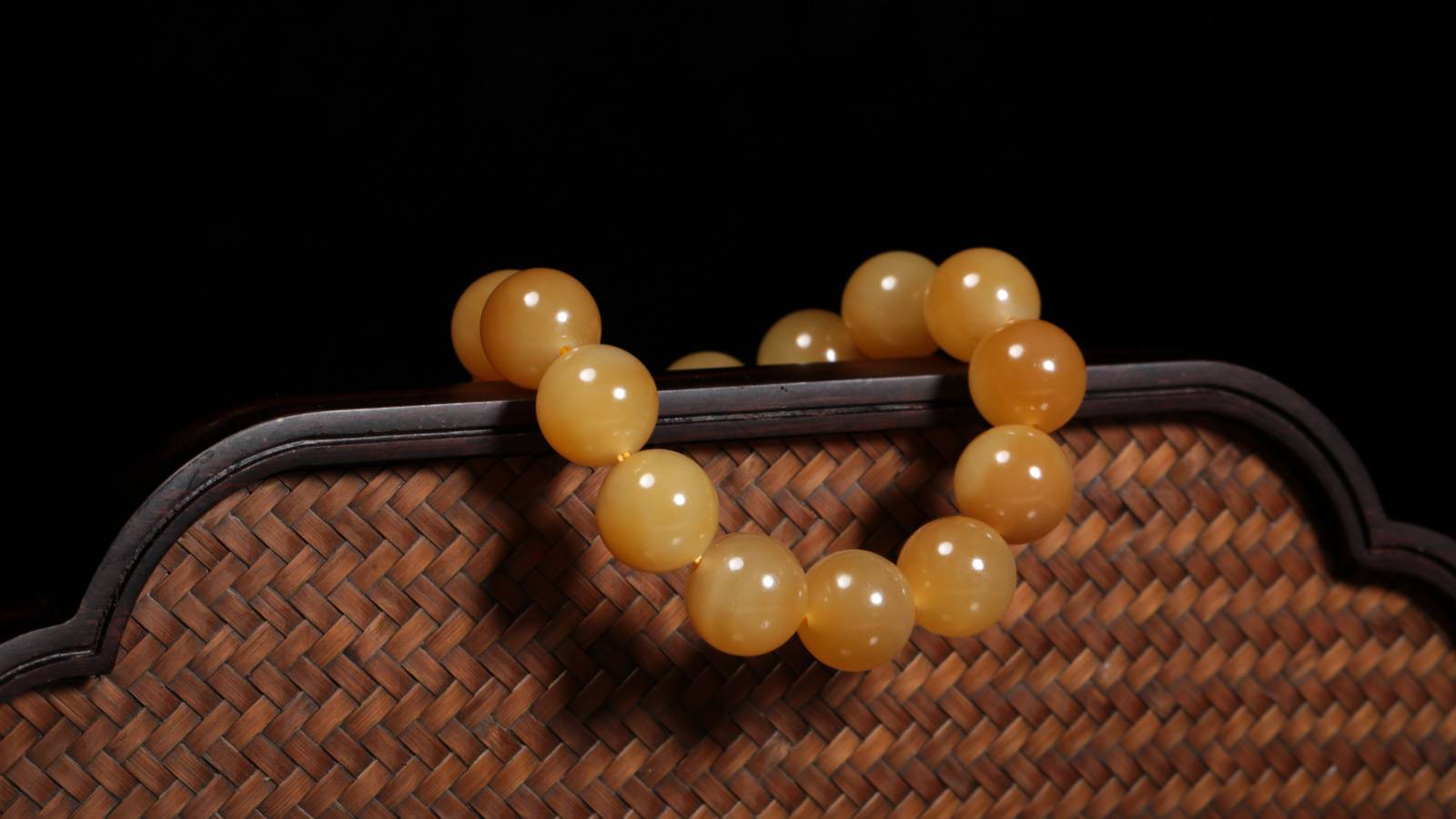 结缘赏丨玉有灵，凝尽人生浮沉