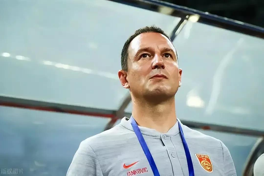 宁缺毋滥，足球报提了八个刻不容缓。不同论调，咱有补充