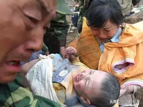 汶川地震15个感人瞬间,汶川地震14周年催人泪目的瞬间